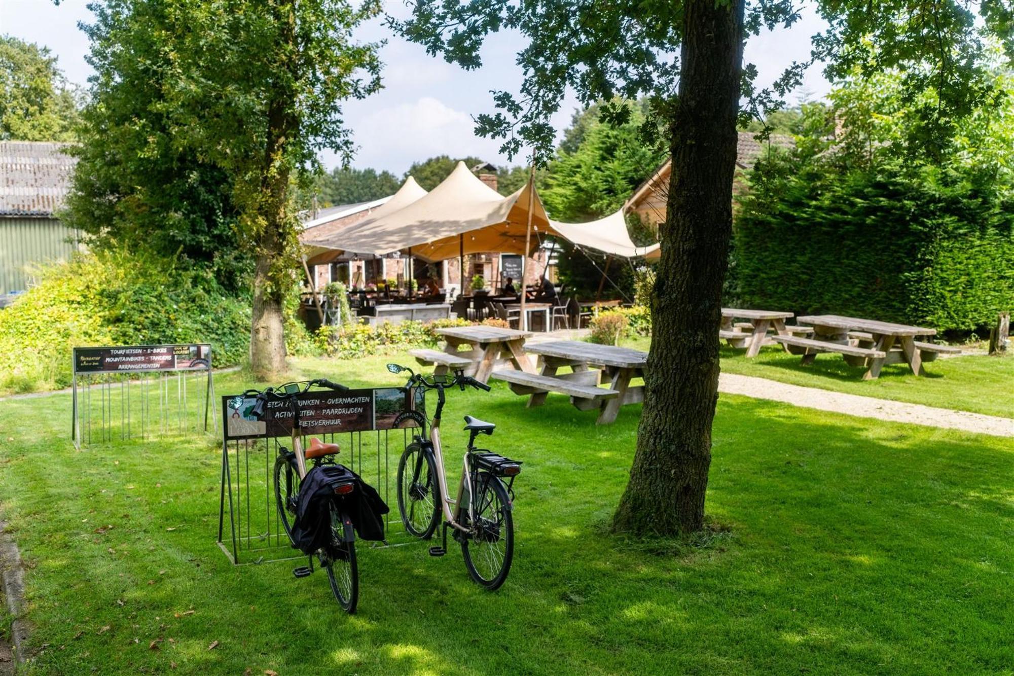 Natuurpoort Van Loon Hotel Loon op Zand Exterior photo